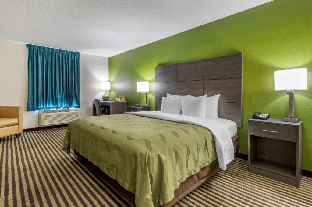 Quality Inn Columbia Airport Уест Кълъмбия Екстериор снимка