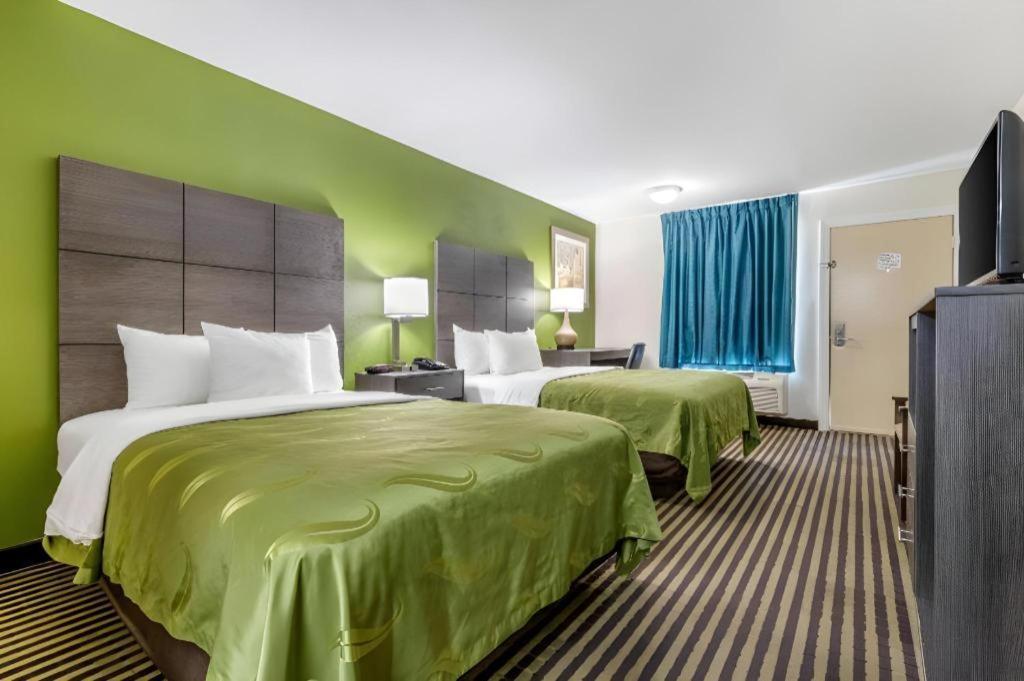 Quality Inn Columbia Airport Уест Кълъмбия Екстериор снимка
