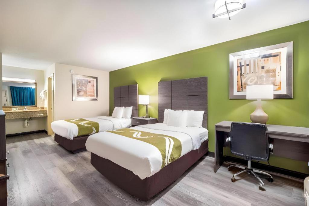 Quality Inn Columbia Airport Уест Кълъмбия Екстериор снимка