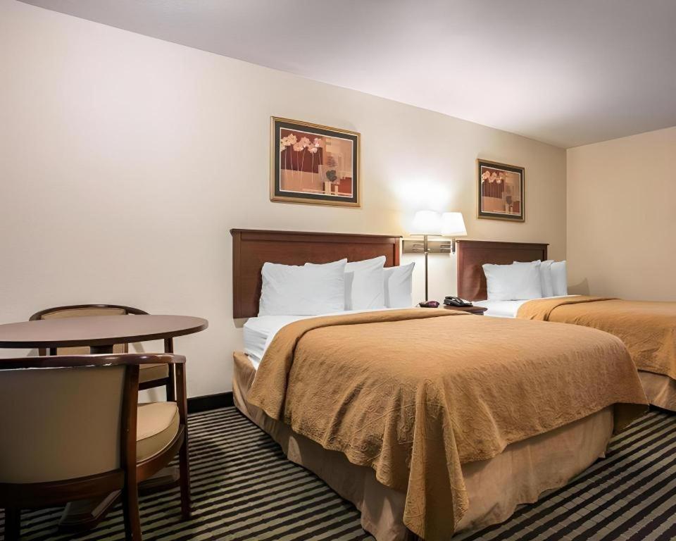 Quality Inn Columbia Airport Уест Кълъмбия Екстериор снимка